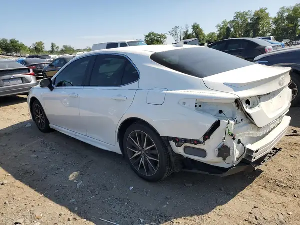 4T1G11AK9MU565990 2021 TOYOTA CAMRY - Image 2