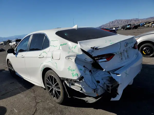4T1G11AK9MU574253 2021 TOYOTA CAMRY - Image 2