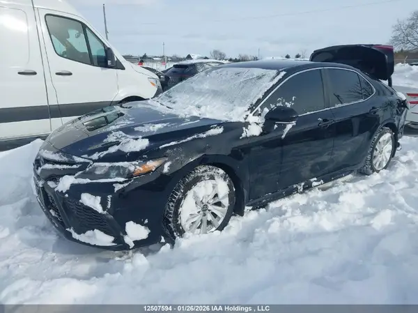 4T1G11AK9MU577699 2021 TOYOTA CAMRY - Image 2