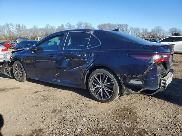 4T1G11AK9MU582711 2021 TOYOTA CAMRY - Image 2