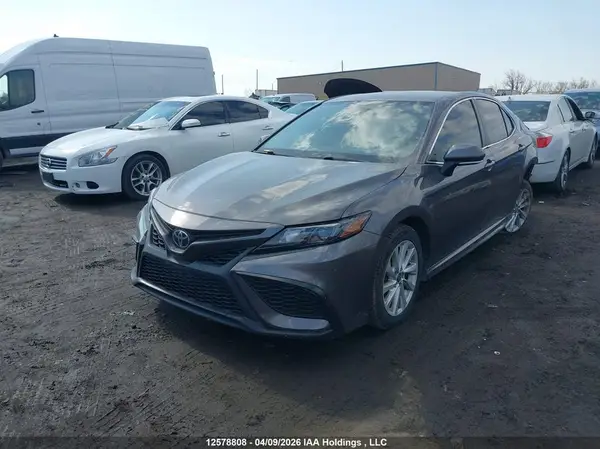 4T1G11AK9MU583132 2021 TOYOTA CAMRY - Image 2