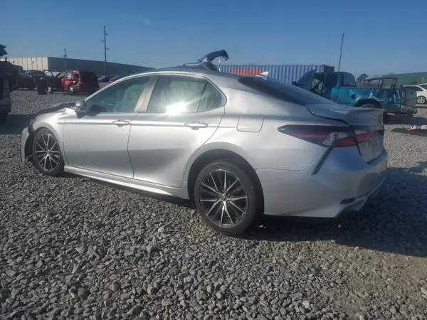 4T1G11AK9MU583423 2021 TOYOTA CAMRY - Image 2
