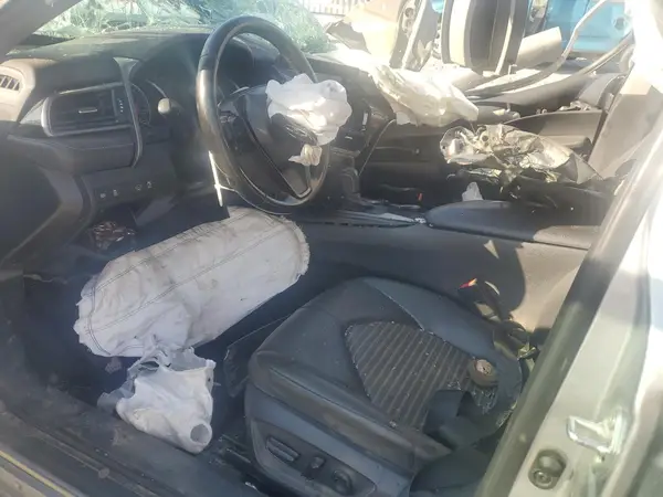 4T1G11AK9MU583423 2021 TOYOTA CAMRY - Image 8