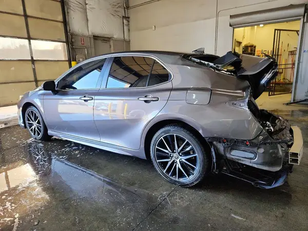4T1G11AK9MU583941 2021 TOYOTA CAMRY - Image 2