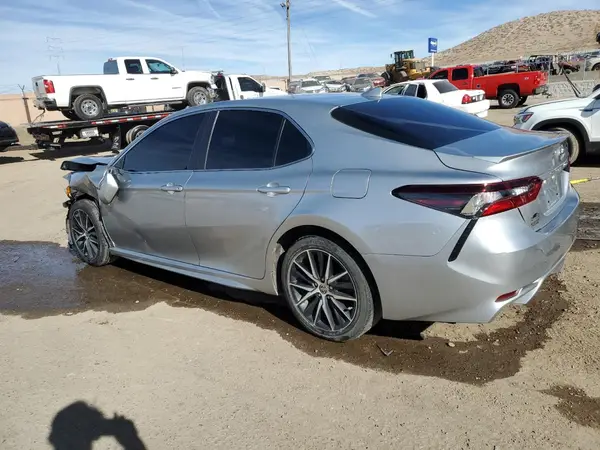 4T1G11AK9MU585270 2021 TOYOTA CAMRY - Image 2