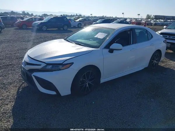 4T1G11AK9MU587567 2021 TOYOTA CAMRY - Image 2