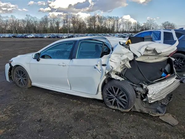 4T1G11AK9MU588038 2021 TOYOTA CAMRY - Image 2