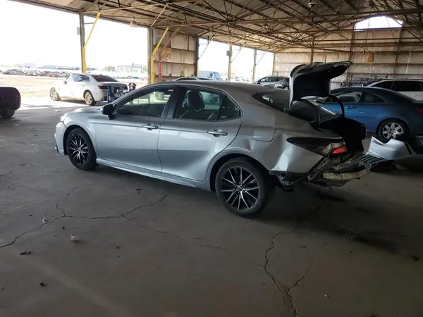 4T1G11AK9MU588556 2021 TOYOTA CAMRY - Image 2