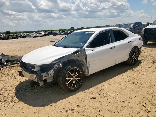 4T1G11AK9MU589576 2021 TOYOTA CAMRY - Image 1