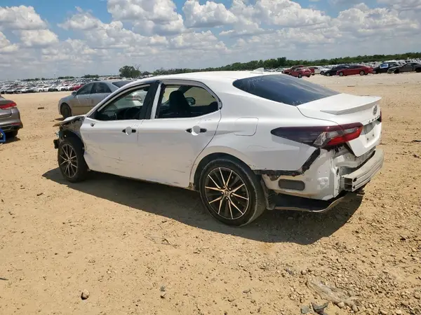 4T1G11AK9MU58976 2021 TOYOTA CAMRY - Image 2