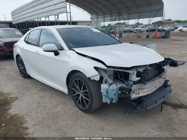 4T1G11AK9MU592705 2021 TOYOTA CAMRY - Image 1