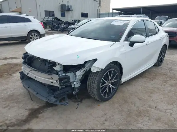 4T1G11AK9MU592705 2021 TOYOTA CAMRY - Image 2