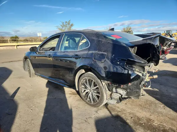 4T1G11AK9MU595412 2021 TOYOTA CAMRY - Image 2