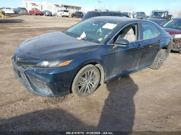 4T1G11AK9MU595524 2021 TOYOTA CAMRY - Image 2