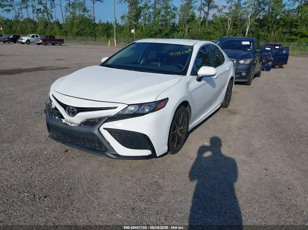 4T1G11AK9MU596236 2021 TOYOTA CAMRY - Image 2