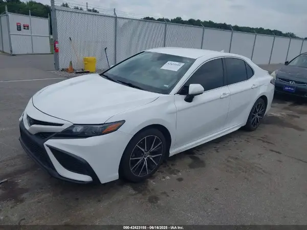 4T1G11AK9MU599783 2021 TOYOTA CAMRY - Image 2