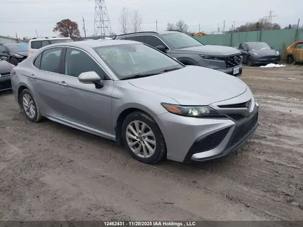4T1G11AK9MU600043 2021 TOYOTA CAMRY - Image 1