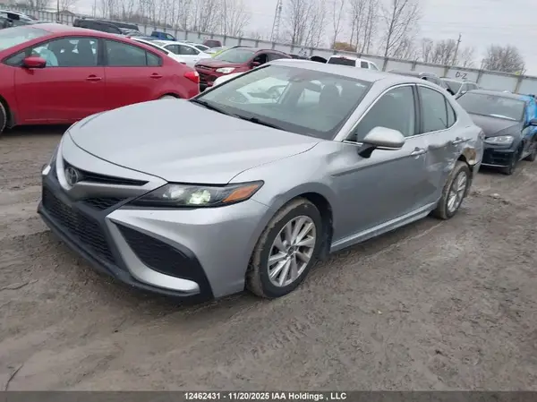 4T1G11AK9MU600043 2021 TOYOTA CAMRY - Image 2