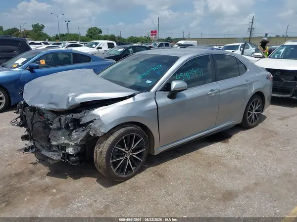 4T1G11AK9MU600382 2021 TOYOTA CAMRY - Image 2