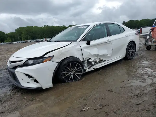 4T1G11AK9MU600978 2021 TOYOTA CAMRY - Image 1