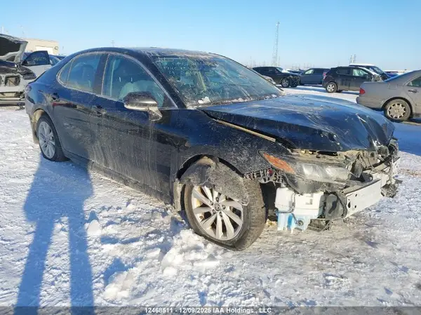 4T1G11AK9MU601631 2021 TOYOTA CAMRY - Image 1