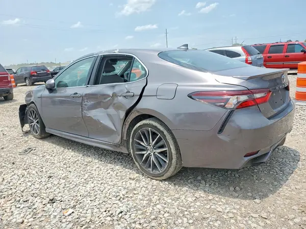 4T1G11AK9MU602763 2021 TOYOTA CAMRY - Image 2