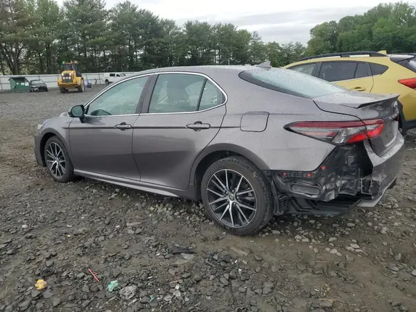 4T1G11AK9MU602875 2021 TOYOTA CAMRY - Image 2