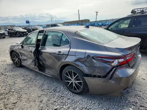 4T1G11AK9MU604187 2021 TOYOTA CAMRY - Image 2
