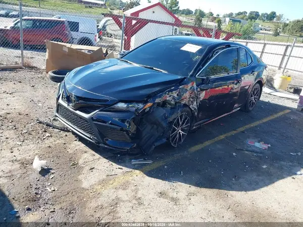 4T1G11AK9MU604349 2021 TOYOTA CAMRY - Image 2