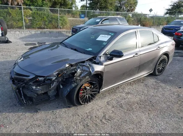 4T1G11AK9MU605324 2021 TOYOTA CAMRY - Image 2