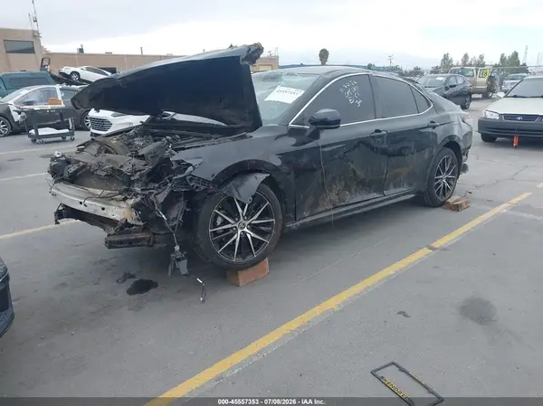 4T1G11AK9MU606781 2021 TOYOTA CAMRY - Image 2