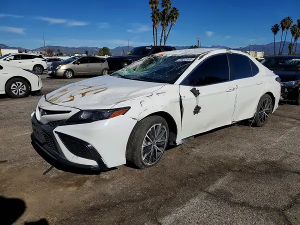 4T1G11AK9MU610006 2021 TOYOTA CAMRY - Image 1
