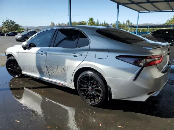 4T1G11AK9MU612743 2021 TOYOTA CAMRY - Image 2