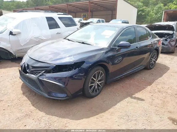 4T1G11AK9MU613424 2021 TOYOTA CAMRY - Image 2