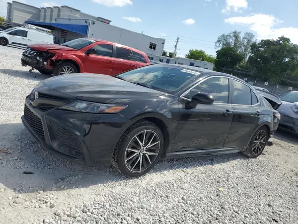 4T1G11AK9MU617067 2021 TOYOTA CAMRY - Image 1