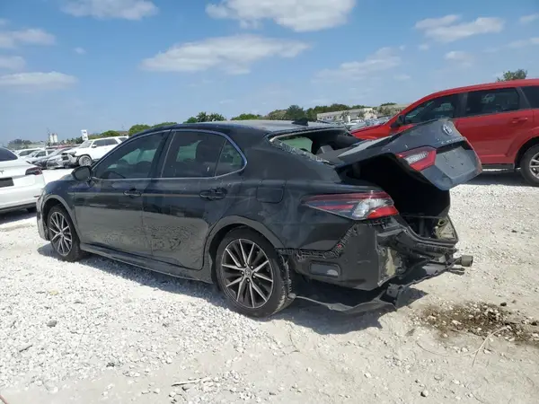 4T1G11AK9MU617067 2021 TOYOTA CAMRY - Image 2