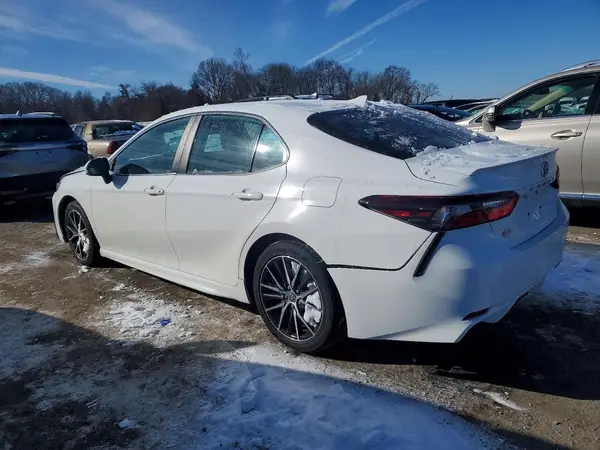 4T1G11AK9NU008790 2022 TOYOTA CAMRY - Image 2