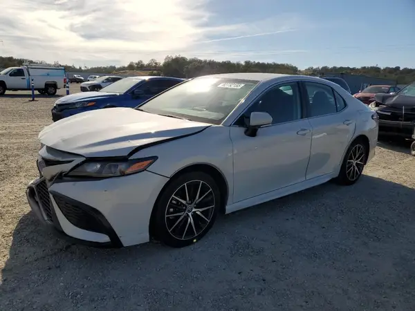 4T1G11AK9NU015030 2022 TOYOTA CAMRY - Image 1