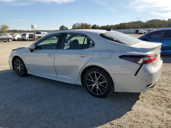 4T1G11AK9NU015030 2022 TOYOTA CAMRY - Image 2