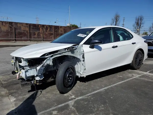 4T1G11AK9NU031406 2022 TOYOTA CAMRY - Image 1