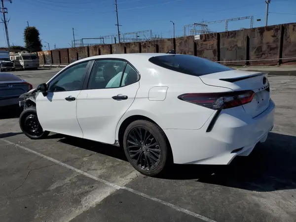 4T1G11AK9NU031406 2022 TOYOTA CAMRY - Image 2