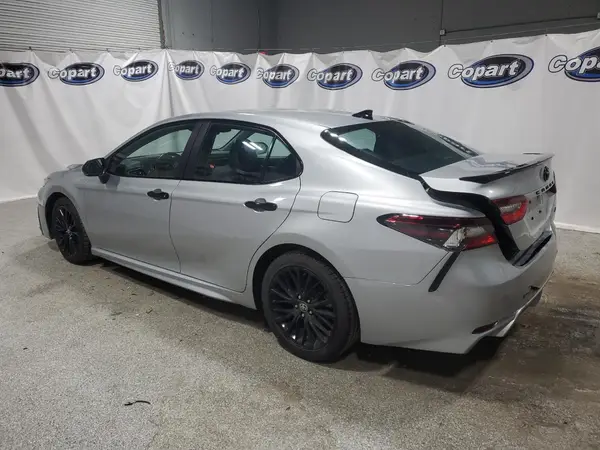 4T1G11AK9NU036072 2022 TOYOTA CAMRY - Image 2