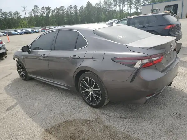 4T1G11AK9NU037240 2022 TOYOTA CAMRY - Image 2