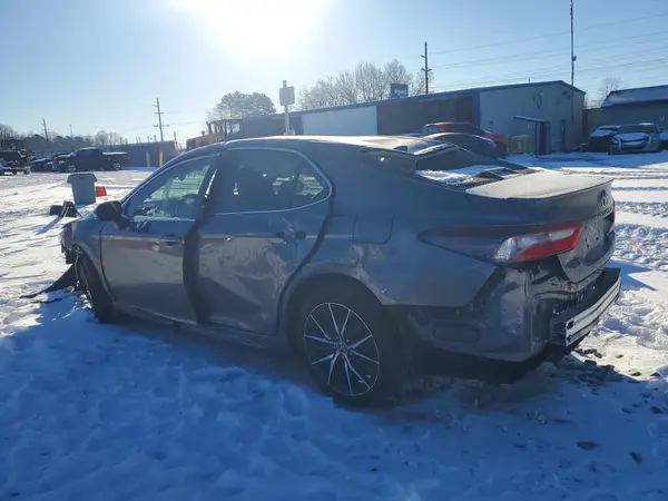 4T1G11AK9NU041479 2022 TOYOTA CAMRY - Image 2