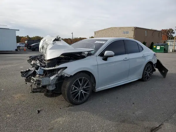 4T1G11AK9NU041689 2022 TOYOTA CAMRY - Image 1