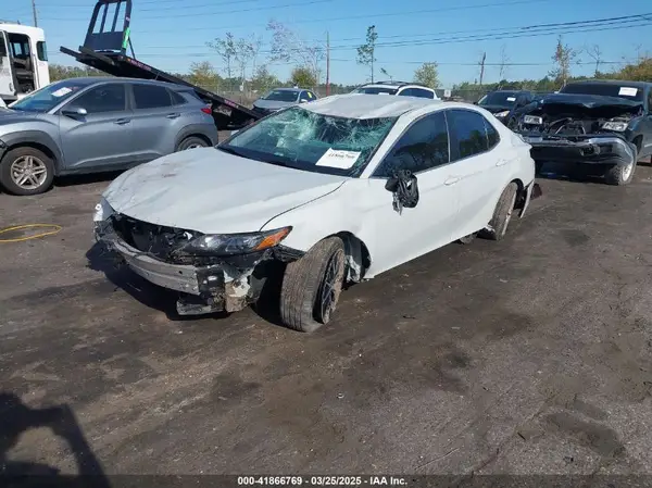 4T1G11AK9NU041899 2022 TOYOTA CAMRY - Image 2