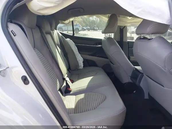 4T1G11AK9NU041899 2022 TOYOTA CAMRY - Image 8