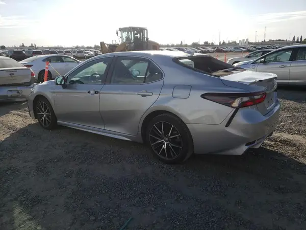 4T1G11AK9NU050960 2022 TOYOTA CAMRY - Image 2
