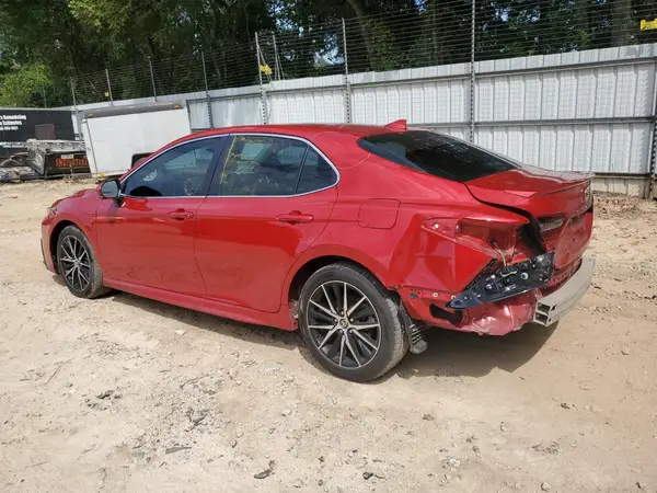 4T1G11AK9NU054555 2022 TOYOTA CAMRY - Image 2