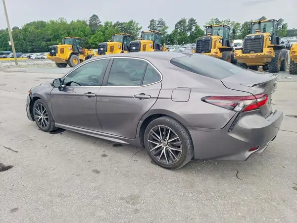4T1G11AK9NU057908 2022 TOYOTA CAMRY - Image 2